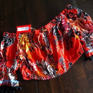 Off the shoulder floral pompom top XS New with tag